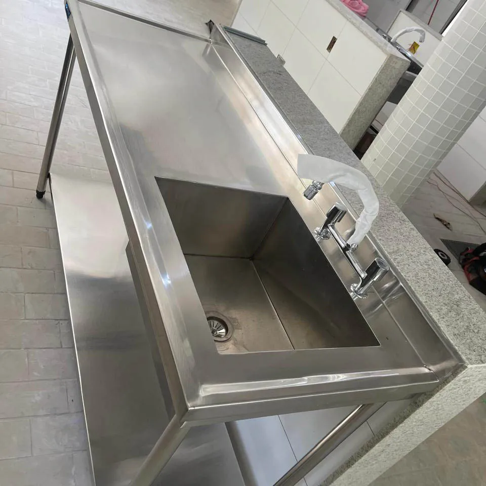Bancada de aço inox com cuba - vista 2